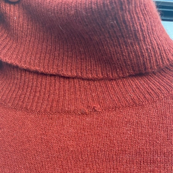 360 Cashmere Turtleneck Size XS - Picture 8 of 9